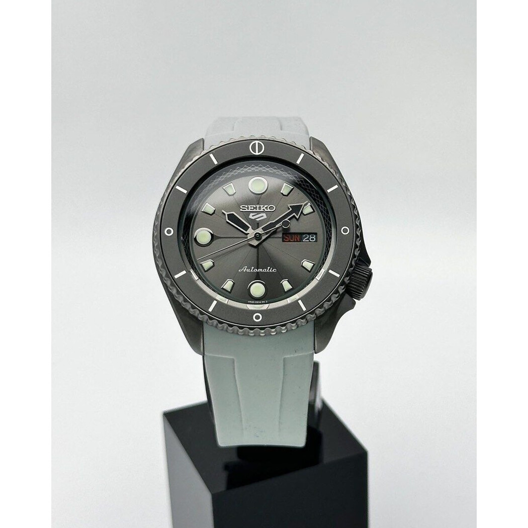 42mm • Seiko SRPF75K1 Naruto Shikamaru SKX Limited Edition